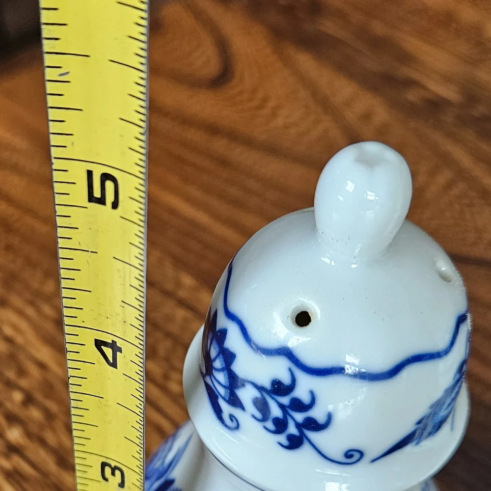 Vtg (2002) Blue Danube Salt & Pepper Shakers From Japan.